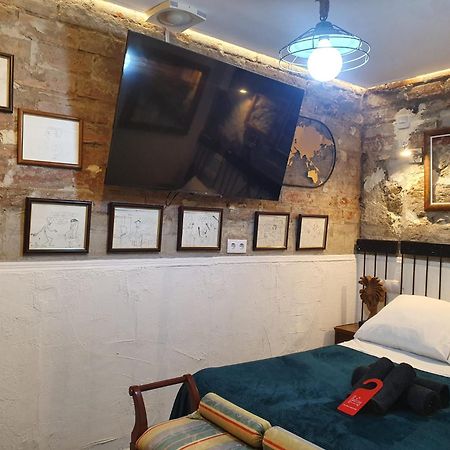 ברצלונה Studio Or Rooms With Private Bathroom Or Rooms With Shared Bathroom מראה חיצוני תמונה