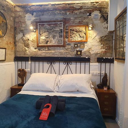 ברצלונה Studio Or Rooms With Private Bathroom Or Rooms With Shared Bathroom מראה חיצוני תמונה