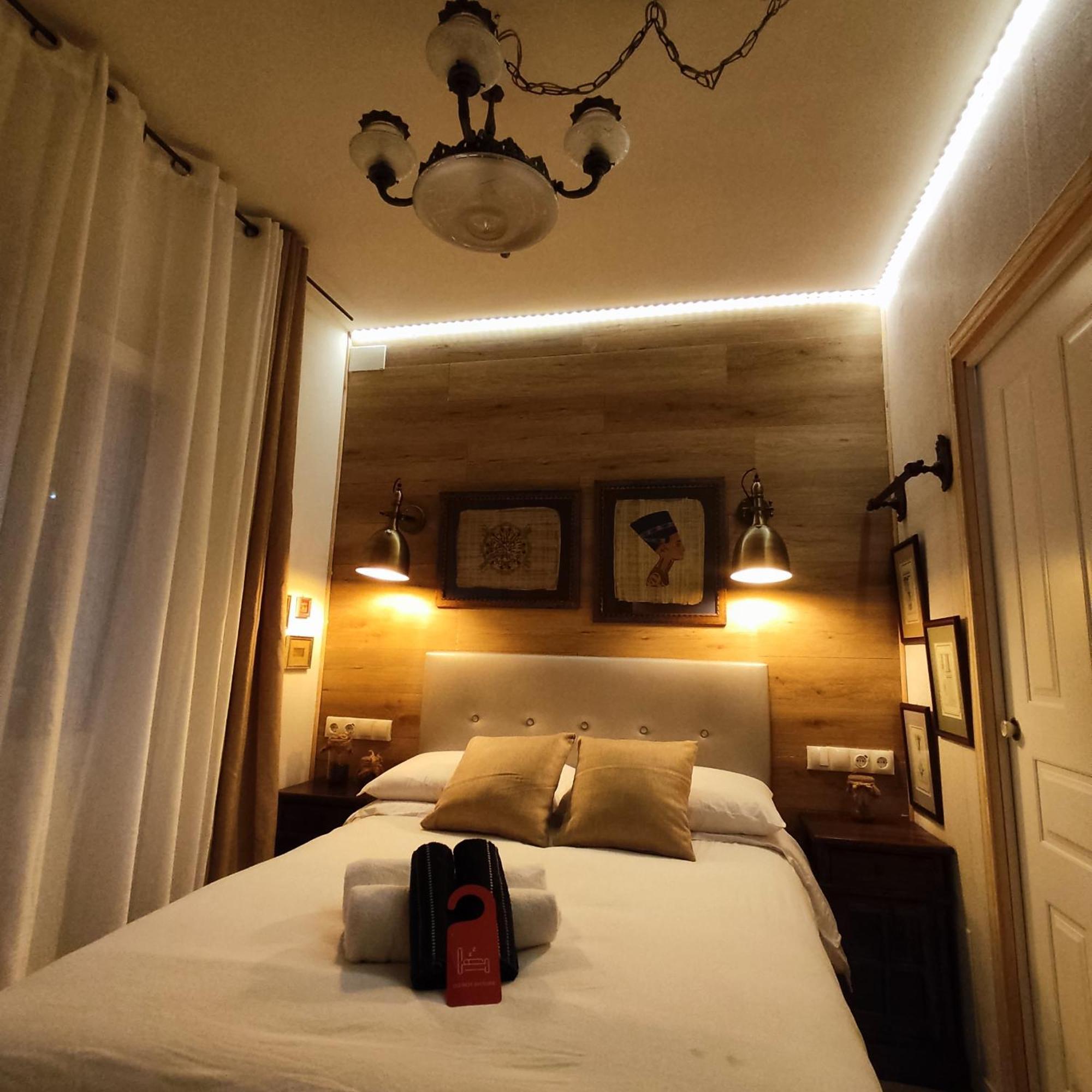 ברצלונה Studio Or Rooms With Private Bathroom Or Rooms With Shared Bathroom מראה חיצוני תמונה