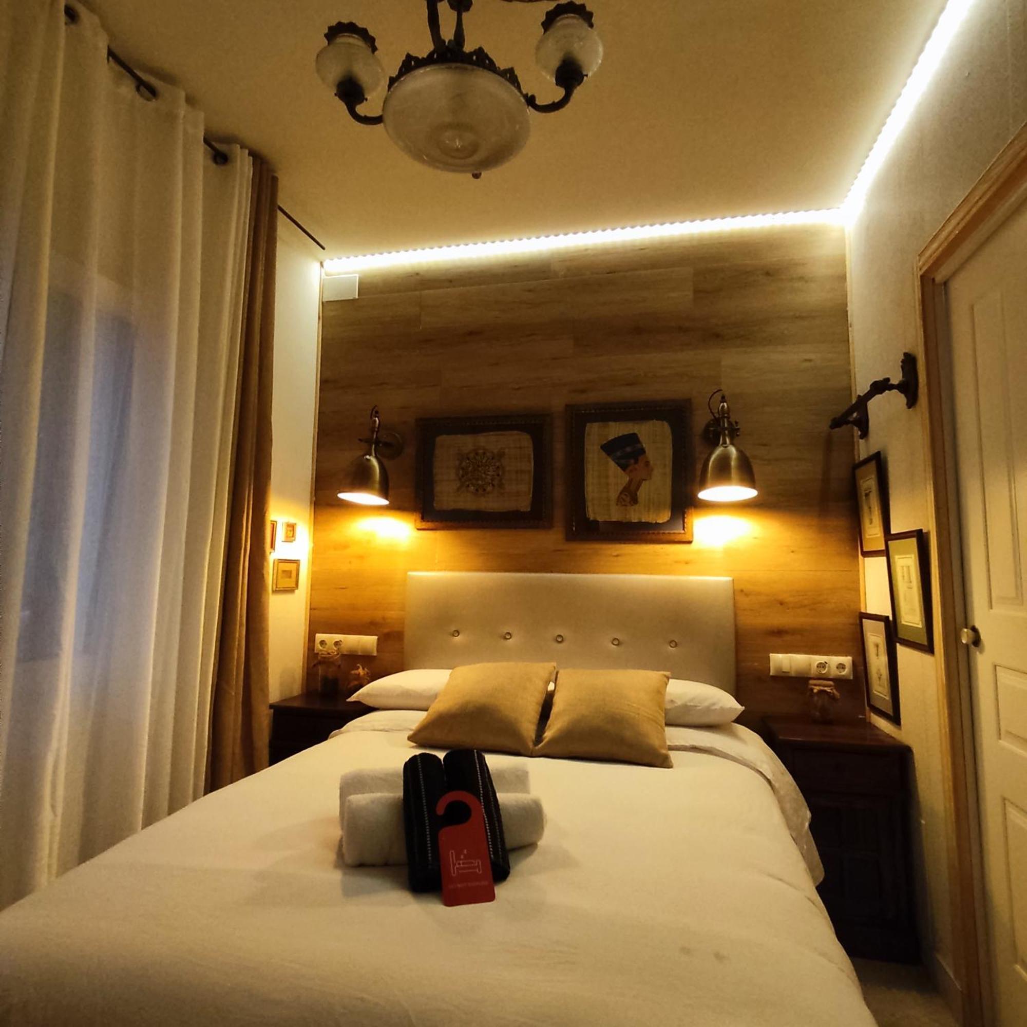 ברצלונה Studio Or Rooms With Private Bathroom Or Rooms With Shared Bathroom מראה חיצוני תמונה