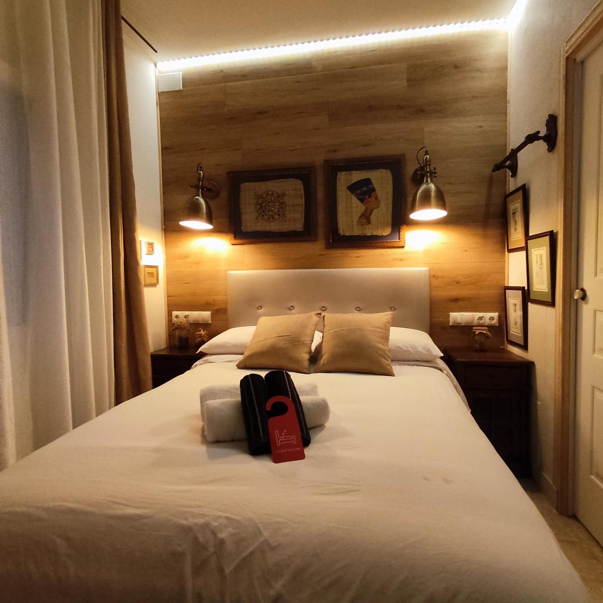 ברצלונה Studio Or Rooms With Private Bathroom Or Rooms With Shared Bathroom מראה חיצוני תמונה