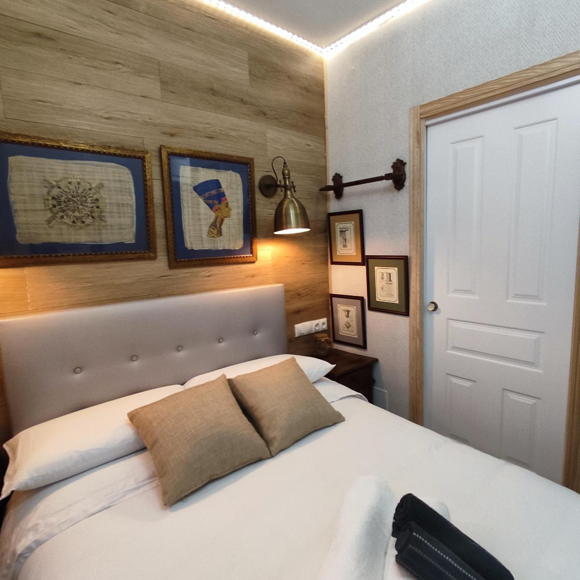 ברצלונה Studio Or Rooms With Private Bathroom Or Rooms With Shared Bathroom מראה חיצוני תמונה