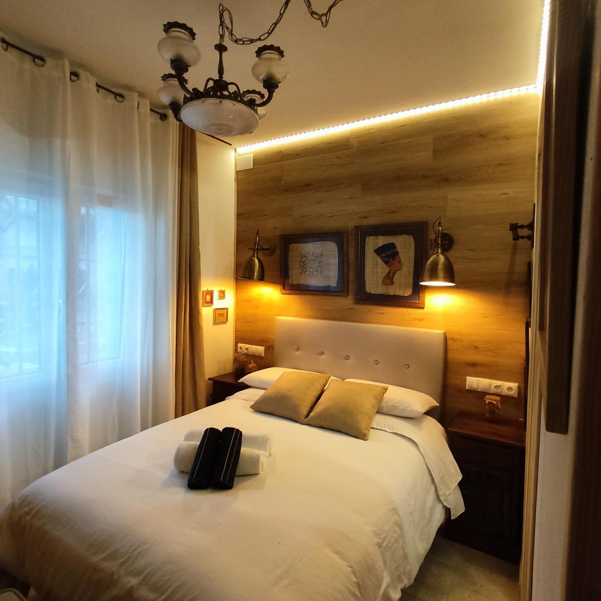 ברצלונה Studio Or Rooms With Private Bathroom Or Rooms With Shared Bathroom מראה חיצוני תמונה