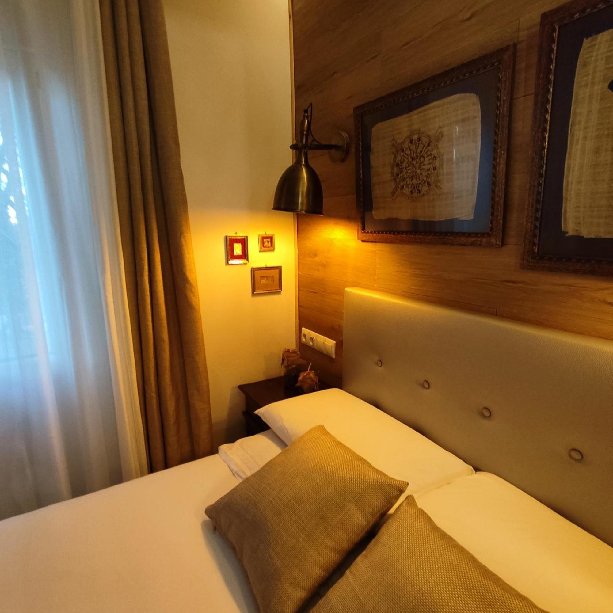 ברצלונה Studio Or Rooms With Private Bathroom Or Rooms With Shared Bathroom מראה חיצוני תמונה