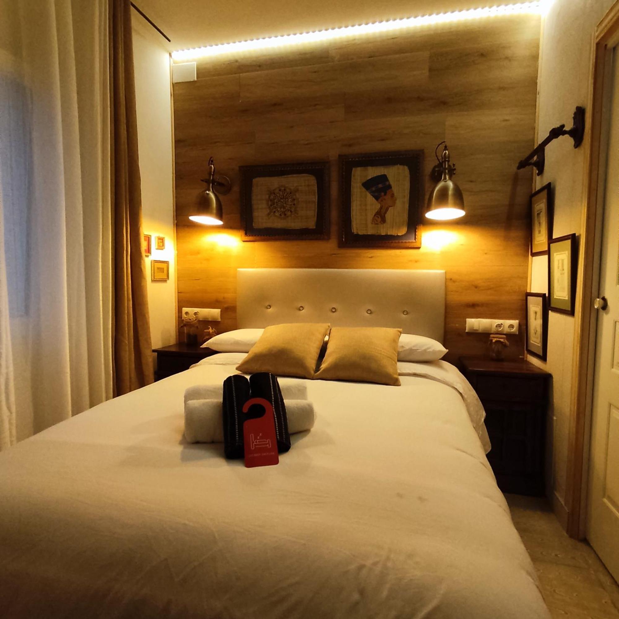 ברצלונה Studio Or Rooms With Private Bathroom Or Rooms With Shared Bathroom מראה חיצוני תמונה
