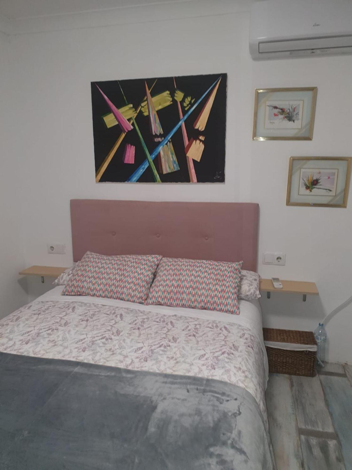 ברצלונה Studio Or Rooms With Private Bathroom Or Rooms With Shared Bathroom מראה חיצוני תמונה