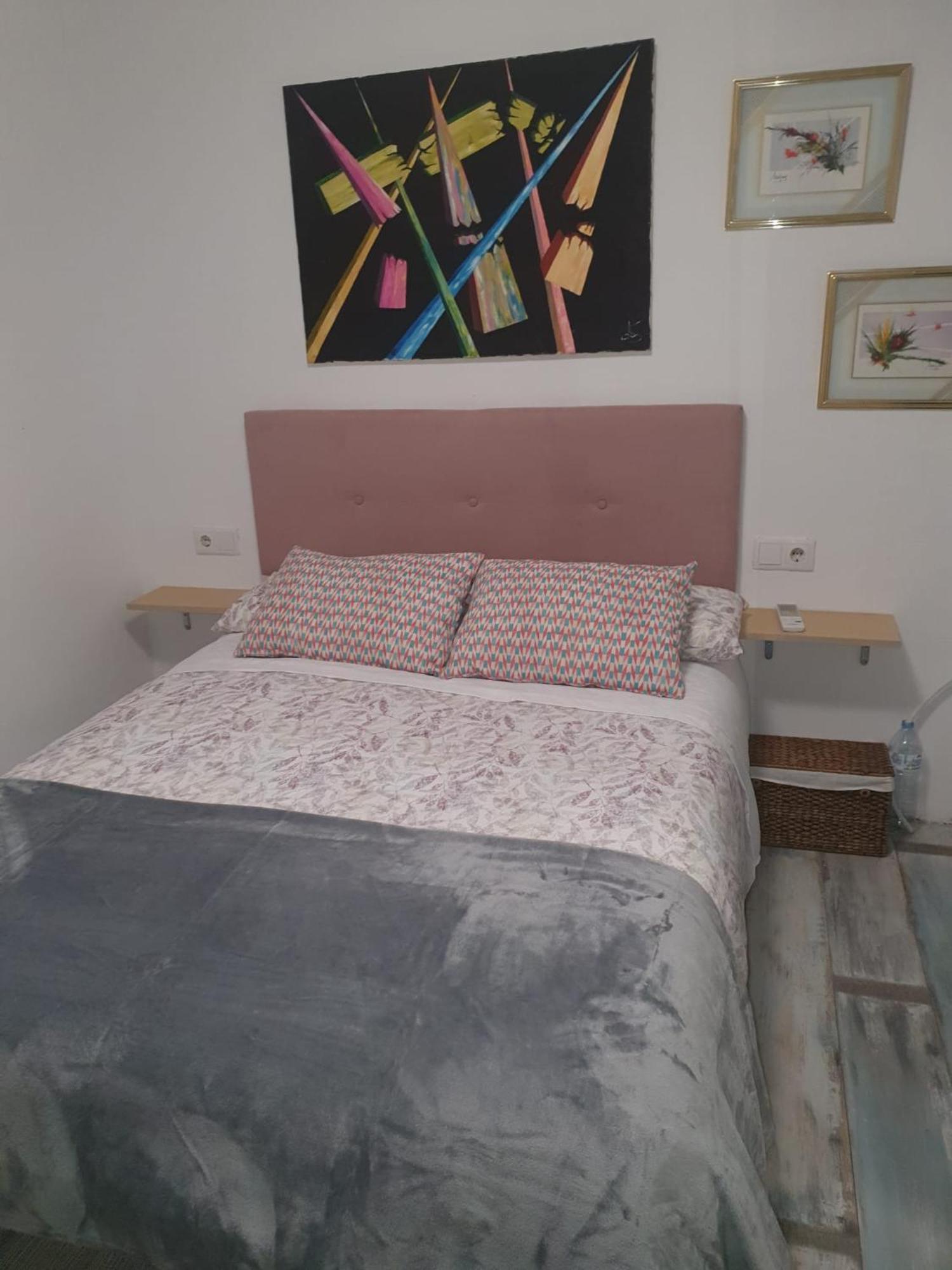 ברצלונה Studio Or Rooms With Private Bathroom Or Rooms With Shared Bathroom מראה חיצוני תמונה