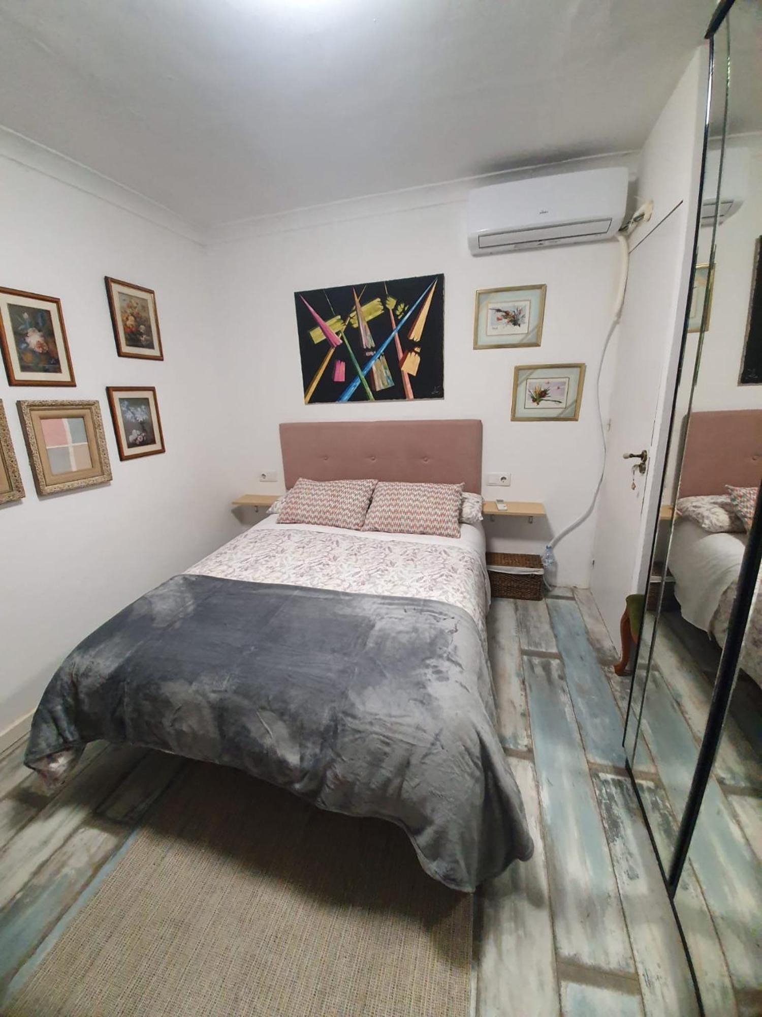 ברצלונה Studio Or Rooms With Private Bathroom Or Rooms With Shared Bathroom מראה חיצוני תמונה