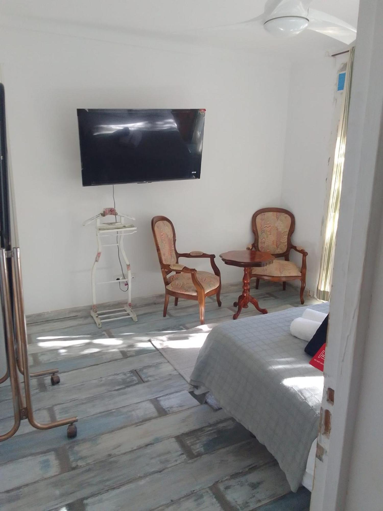 ברצלונה Studio Or Rooms With Private Bathroom Or Rooms With Shared Bathroom מראה חיצוני תמונה