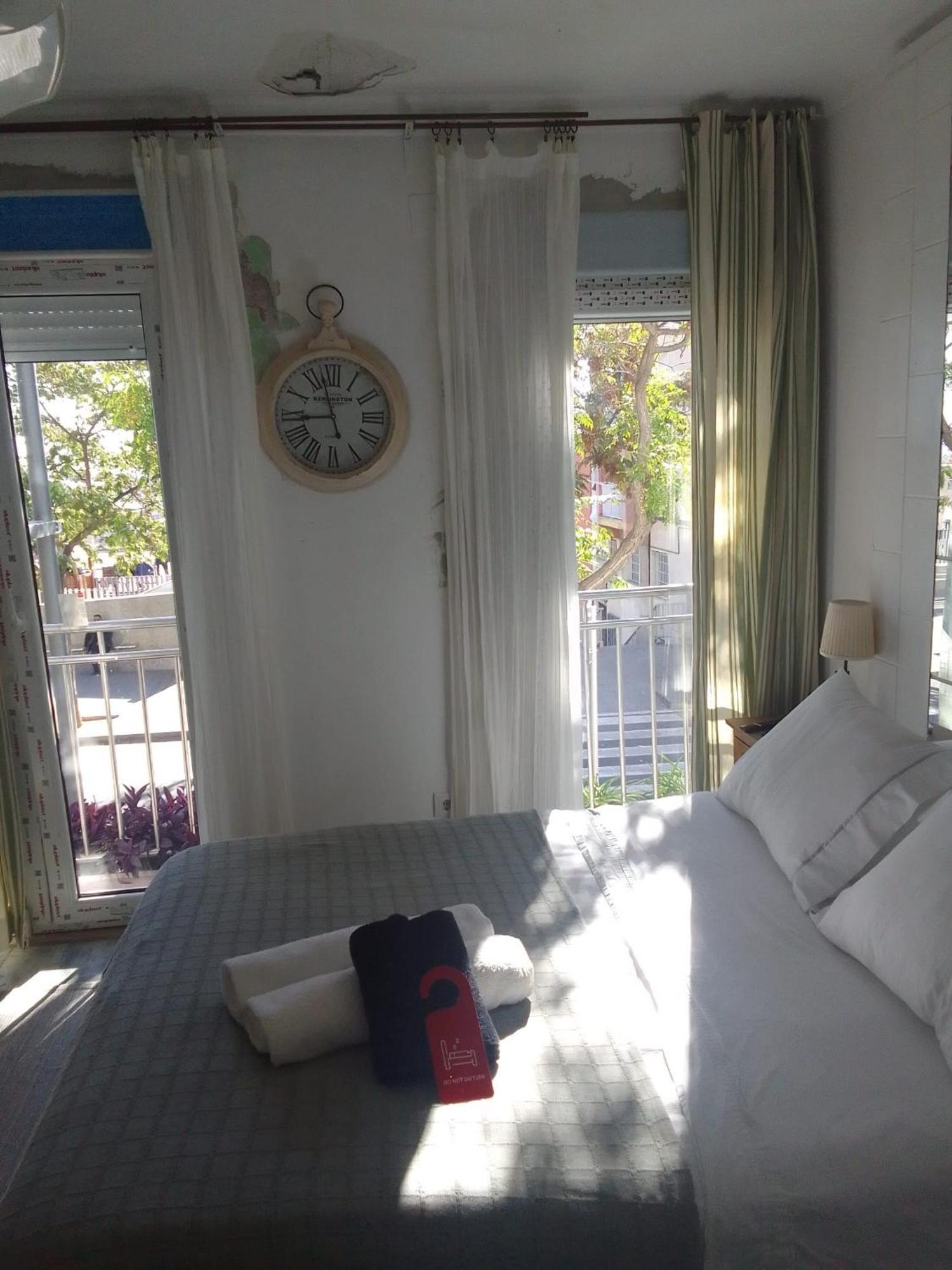 ברצלונה Studio Or Rooms With Private Bathroom Or Rooms With Shared Bathroom מראה חיצוני תמונה