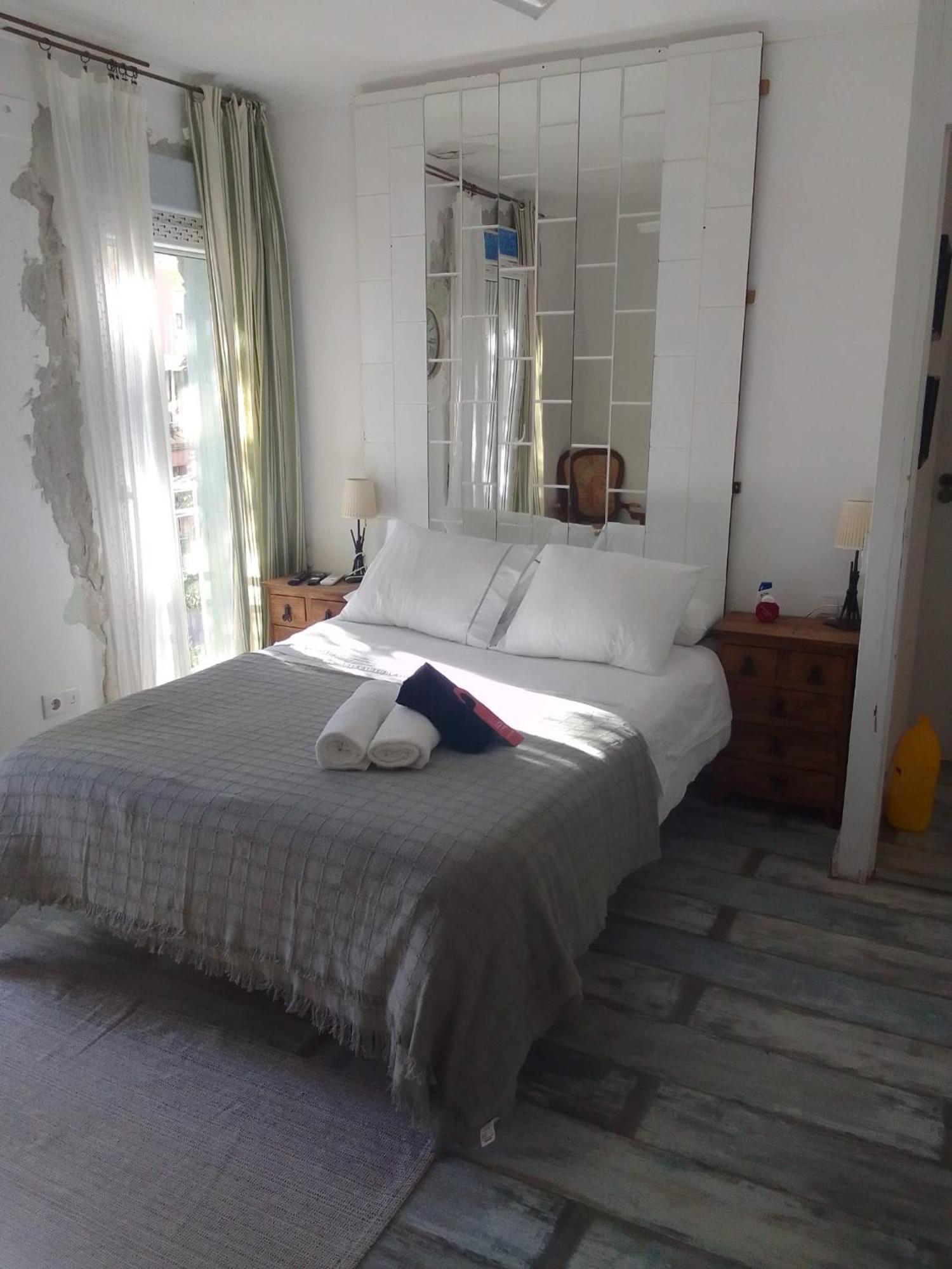 ברצלונה Studio Or Rooms With Private Bathroom Or Rooms With Shared Bathroom מראה חיצוני תמונה