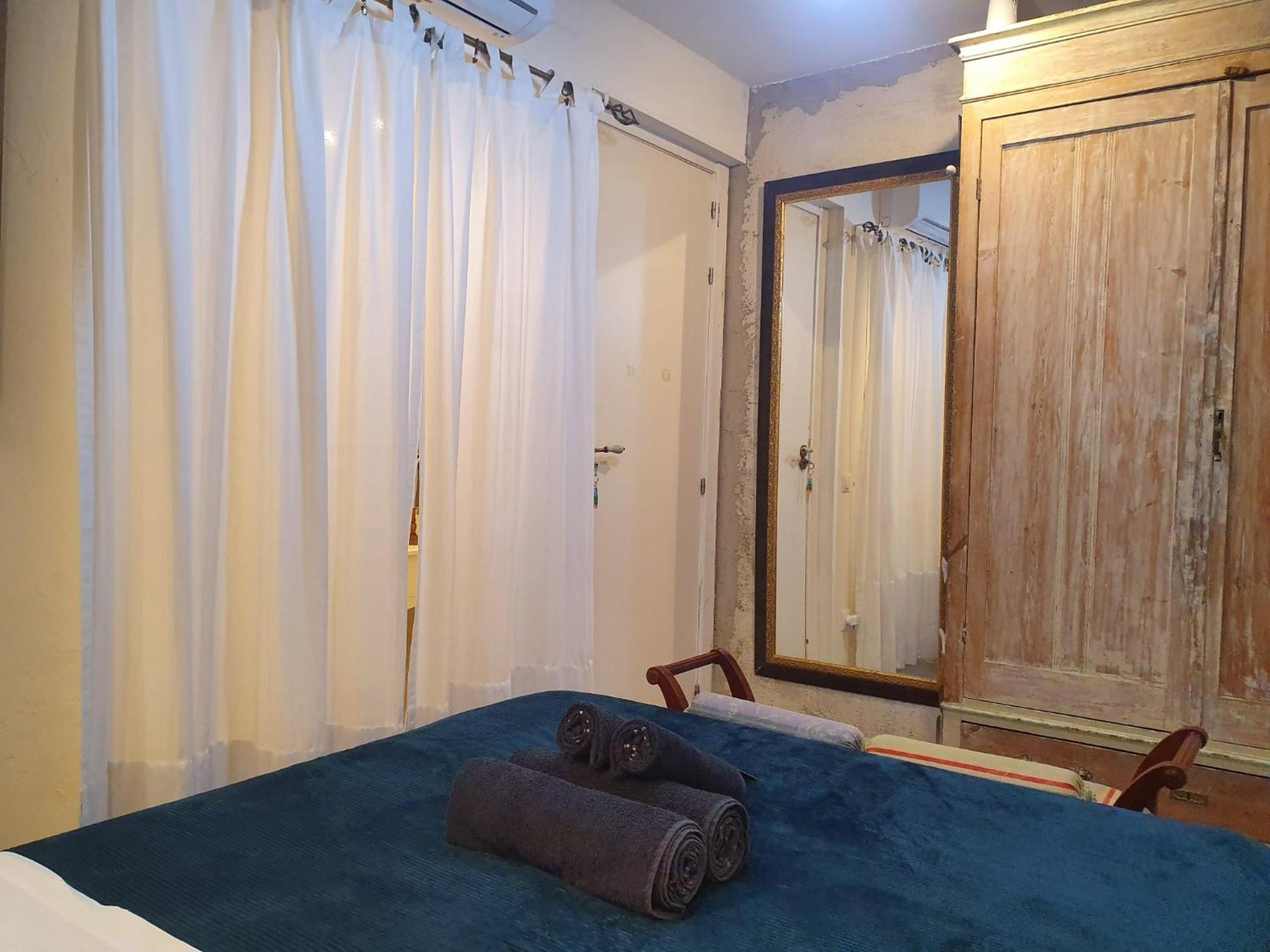 ברצלונה Studio Or Rooms With Private Bathroom Or Rooms With Shared Bathroom מראה חיצוני תמונה