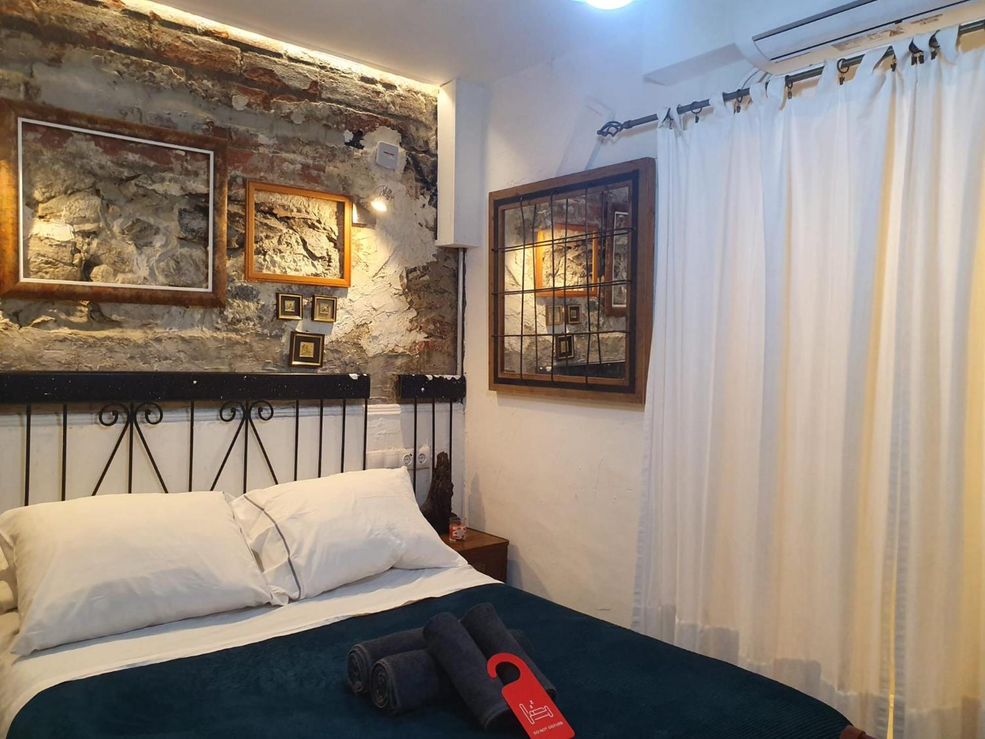 ברצלונה Studio Or Rooms With Private Bathroom Or Rooms With Shared Bathroom מראה חיצוני תמונה