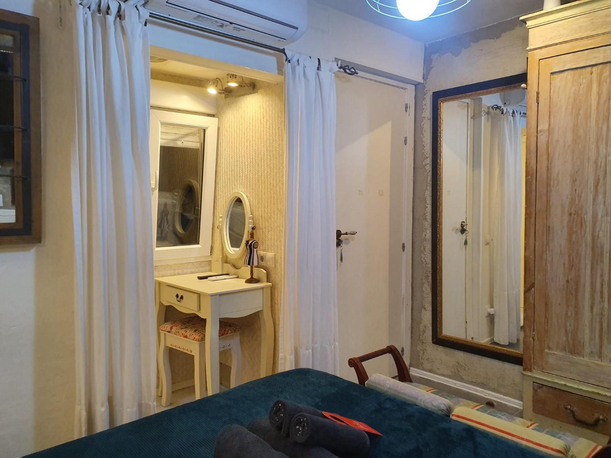 ברצלונה Studio Or Rooms With Private Bathroom Or Rooms With Shared Bathroom מראה חיצוני תמונה